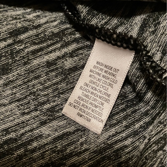 Kids Super Mario long sleeve shirt, Jumping Beans size 6 - Picture 7 of 8